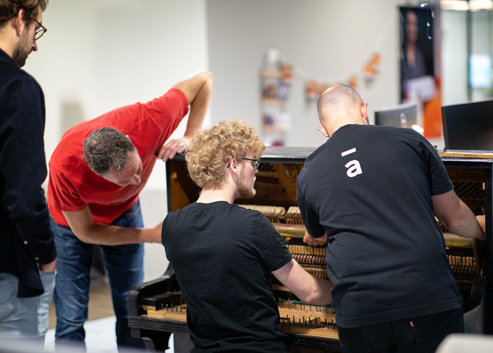 images/pianos/piano-build.jpeg