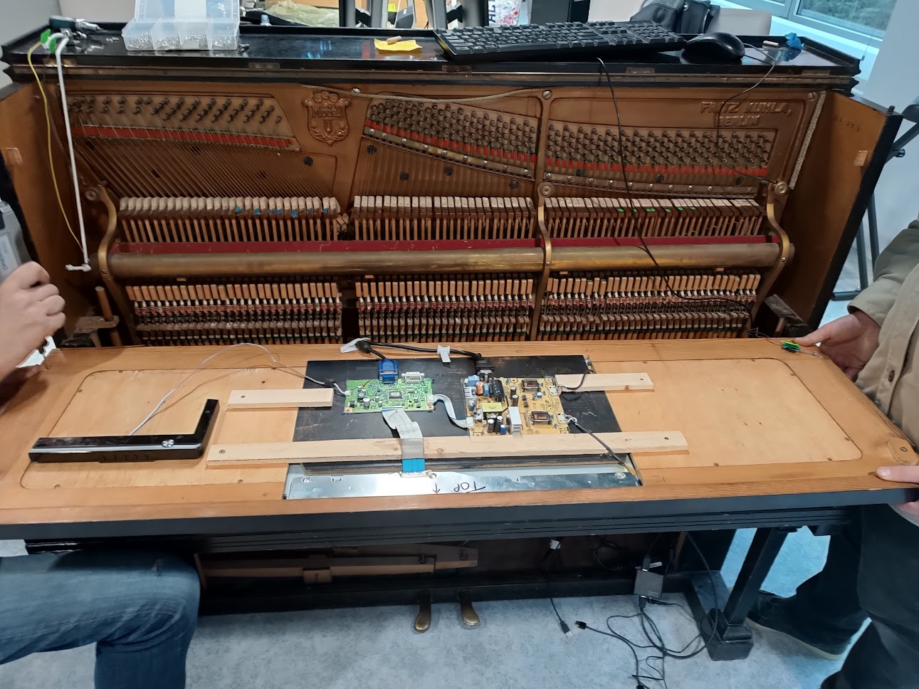 Piano Open